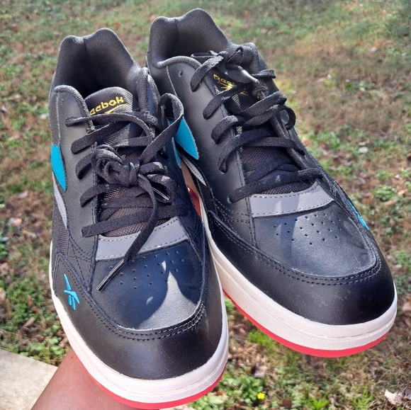 Women's Reebok Sneakers - Picture 3 of 5